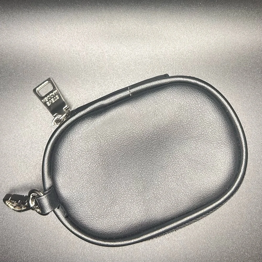 Steve Madden Black Bloise Air‎ Pod Keychain Pouch